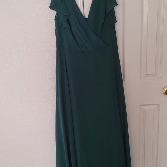 Dress - Picture 3 of 3